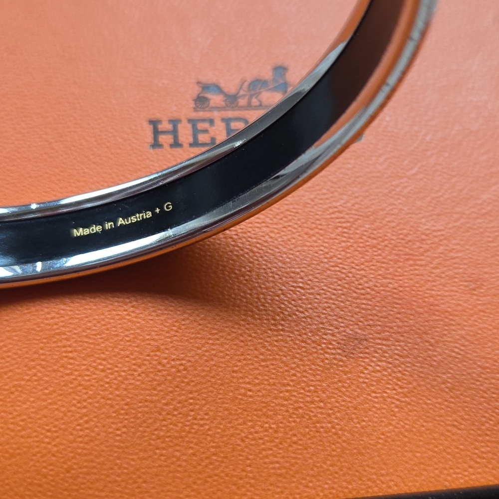 Hermes Black and Pink Enamel Bangle Size 7.5 - Picture 4 of 7